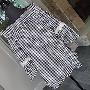 Studio West Apparel Black and White Checkered Elastic Neck Shirt